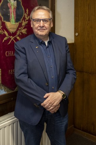Toekenning verguld insigne met zirkonia en benoeming tot erelid!